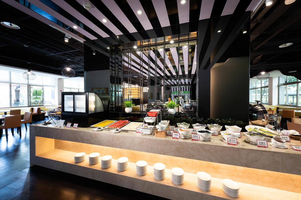 Holiday Garden Hotel Skm Park Kaohsiung Eksteriør bilde